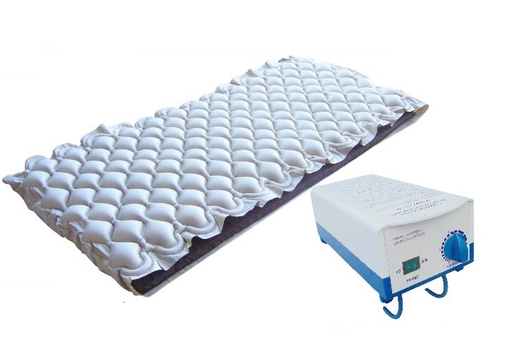 Inflatable bubble medical air mattress and pump