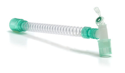 Smoothbore catheter mount with cap